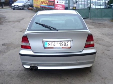 BMW Řada 3, 2003 - pohled č. 4