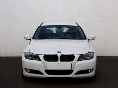 BMW Řada 3, 2010 - pohled č. 2