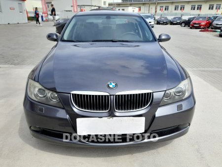 BMW Řada 3, 2006 - pohled č. 2