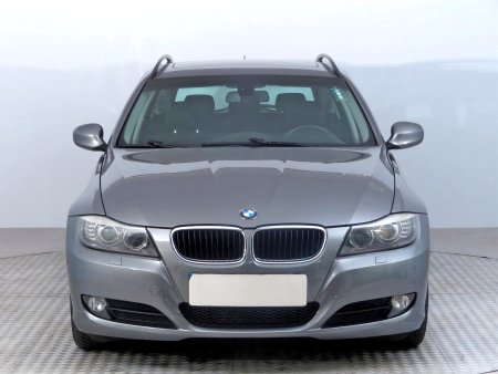 BMW Řada 3, 2009 - pohled č. 2