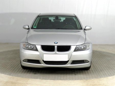 BMW Řada 3, 2006 - pohled č. 2