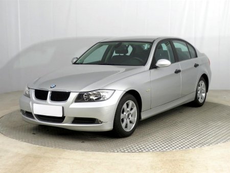 BMW Řada 3, 2006 - pohled č. 3