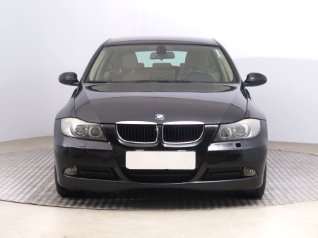 BMW Řada 3, 2008 - pohled č. 2