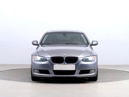 BMW Řada 3, 2010 - pohled č. 2