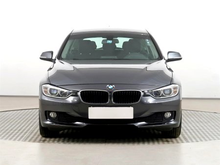 BMW Řada 3, 2012 - pohled č. 2