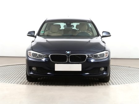 BMW Řada 3, 2013 - pohled č. 2