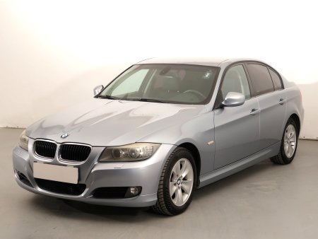 BMW Řada 3, 2011 - pohled č. 3