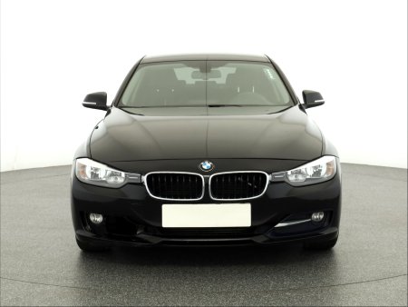 BMW Řada 3, 2013 - pohled č. 2