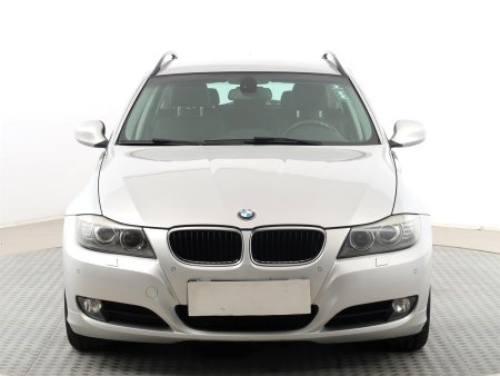 BMW Řada 3, 2010 - pohled č. 2