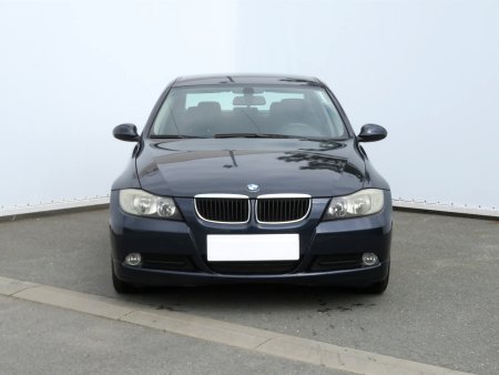BMW Řada 3, 2006 - pohled č. 2