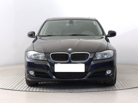 BMW Řada 3, 2011 - pohled č. 2