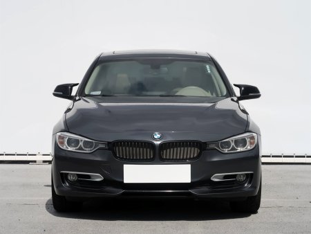 BMW Řada 3, 2012 - pohled č. 2