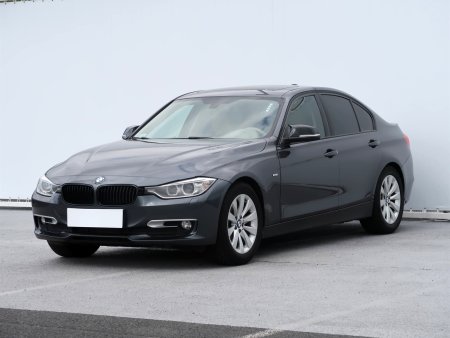 BMW Řada 3, 2012 - pohled č. 3