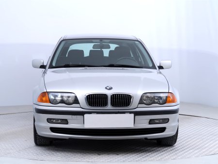 BMW Řada 3, 2001 - pohled č. 2