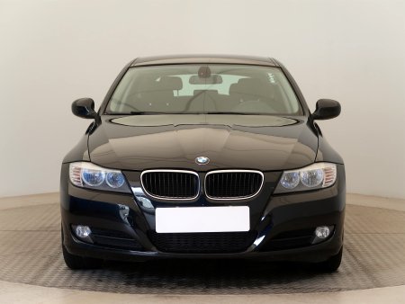 BMW Řada 3, 2011 - pohled č. 2