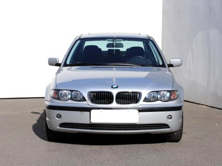BMW Řada 3, 2003 - pohled č. 2