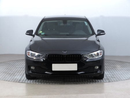 BMW Řada 3, 2013 - pohled č. 2