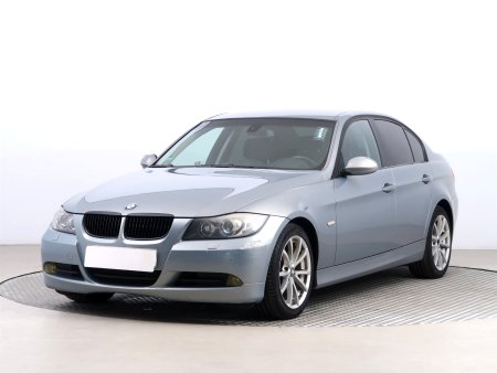 BMW Řada 3, 2006 - pohled č. 3