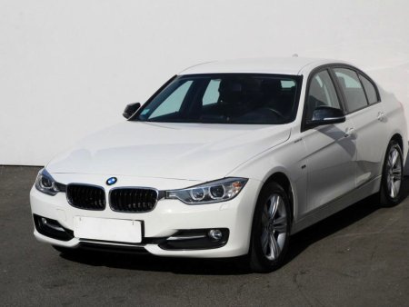 BMW Řada 3, 2012 - pohled č. 3