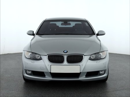 BMW Řada 3, 2009 - pohled č. 2