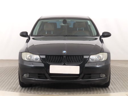 BMW Řada 3, 2008 - pohled č. 2