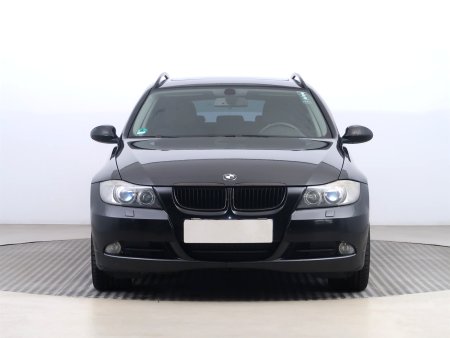 BMW Řada 3, 2007 - pohled č. 2