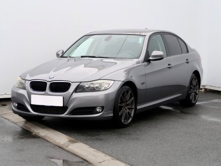 BMW Řada 3, 2009 - pohled č. 3