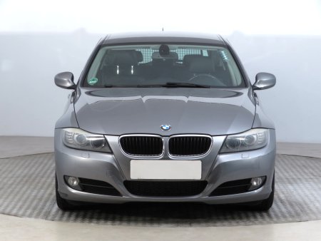 BMW Řada 3, 2011 - pohled č. 2