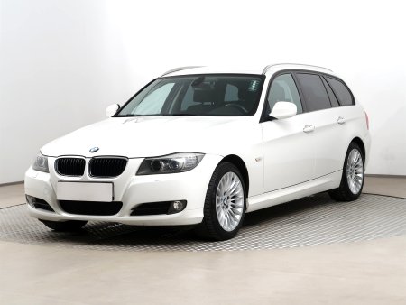 BMW Řada 3, 2012 - pohled č. 3