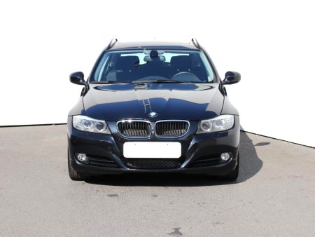 BMW Řada 3, 2009 - pohled č. 2