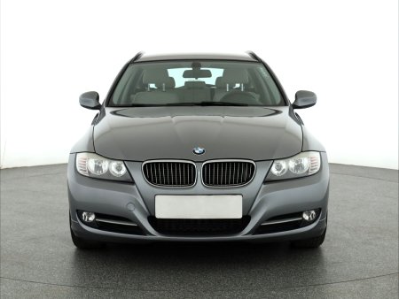 BMW Řada 3, 2010 - pohled č. 2