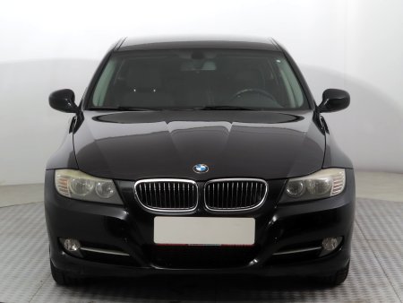 BMW Řada 3, 2011 - pohled č. 2