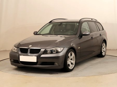 BMW Řada 3, 2008 - pohled č. 3