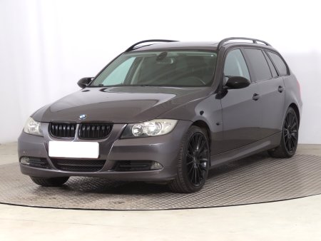 BMW Řada 3, 2007 - pohled č. 3