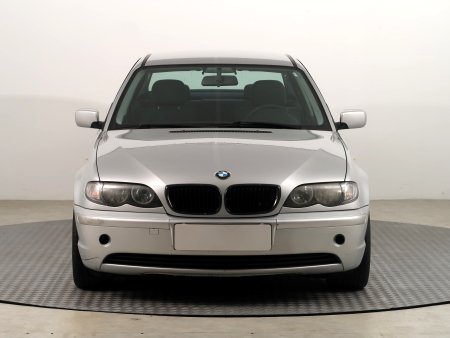 BMW Řada 3, 2002 - pohled č. 2