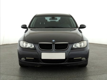 BMW Řada 3, 2008 - pohled č. 2