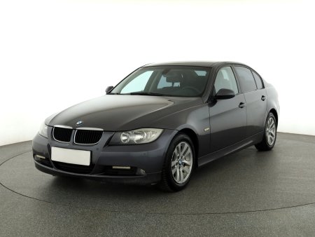 BMW Řada 3, 2008 - pohled č. 3