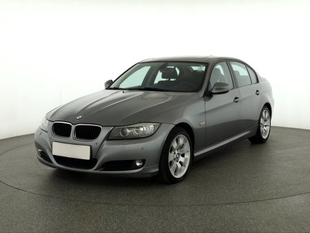 BMW Řada 3, 2010 - pohled č. 3