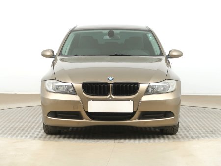 BMW Řada 3, 2007 - pohled č. 2