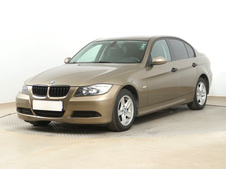 BMW Řada 3, 2007 - pohled č. 3