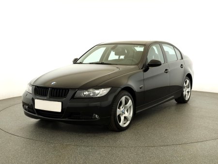 BMW Řada 3, 2006 - pohled č. 3