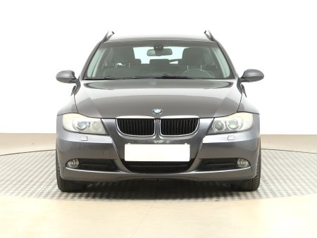 BMW Řada 3, 2008 - pohled č. 2