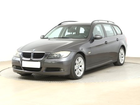 BMW Řada 3, 2008 - pohled č. 3