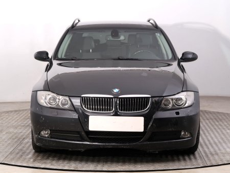 BMW Řada 3, 2008 - pohled č. 2