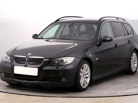 BMW Řada 3, 2008 - pohled č. 3