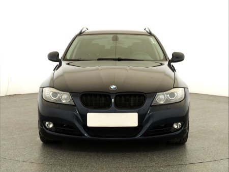 BMW Řada 3, 2008 - pohled č. 2