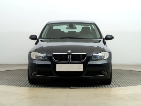 BMW Řada 3, 2008 - pohled č. 2