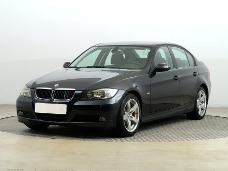 BMW Řada 3, 2008 - pohled č. 3