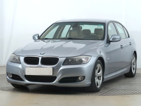 BMW Řada 3, 2011 - pohled č. 3