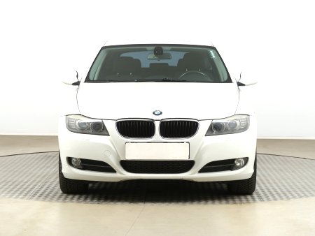 BMW Řada 3, 2009 - pohled č. 2